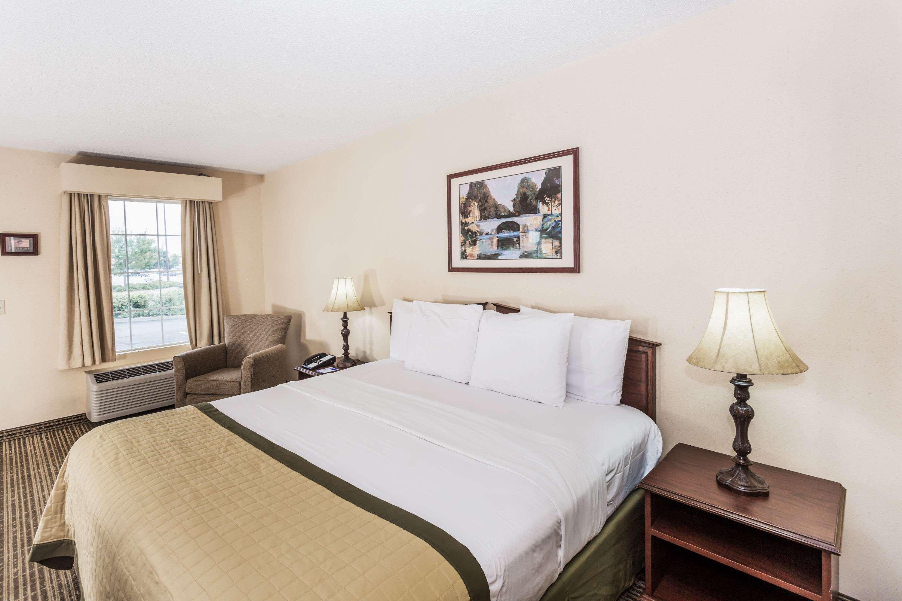 Baymont By Wyndham Valdosta At Valdosta Mall Экстерьер фото